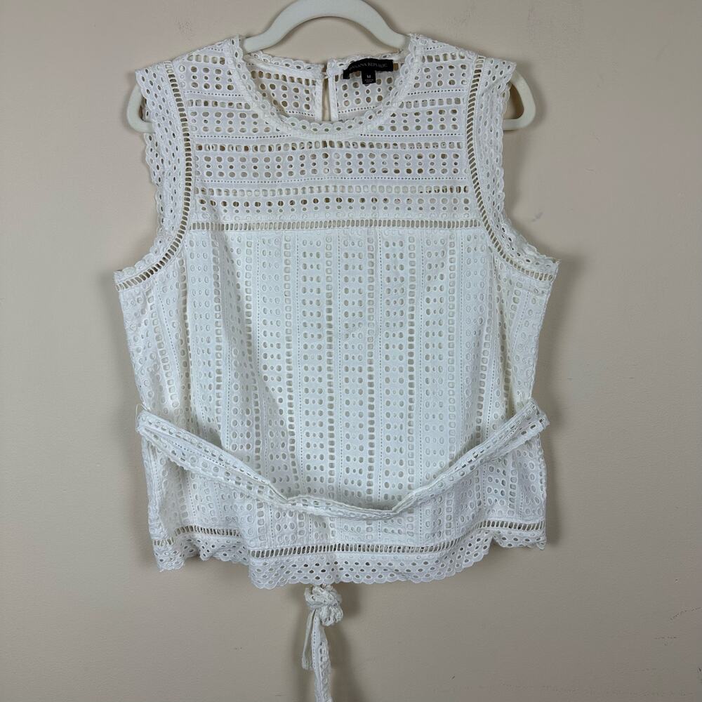 Banana Republic White Eyelet Top Size M Euro Summer Coquette Resort Old Money